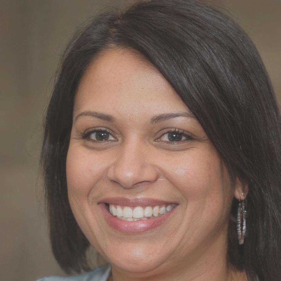 Creator de conținut educațional pentru creștere online